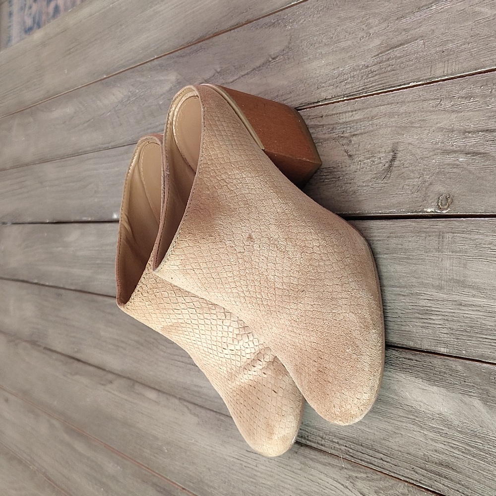 Calvin Klein Beige Mules with Gold Trim Size Woman's 5